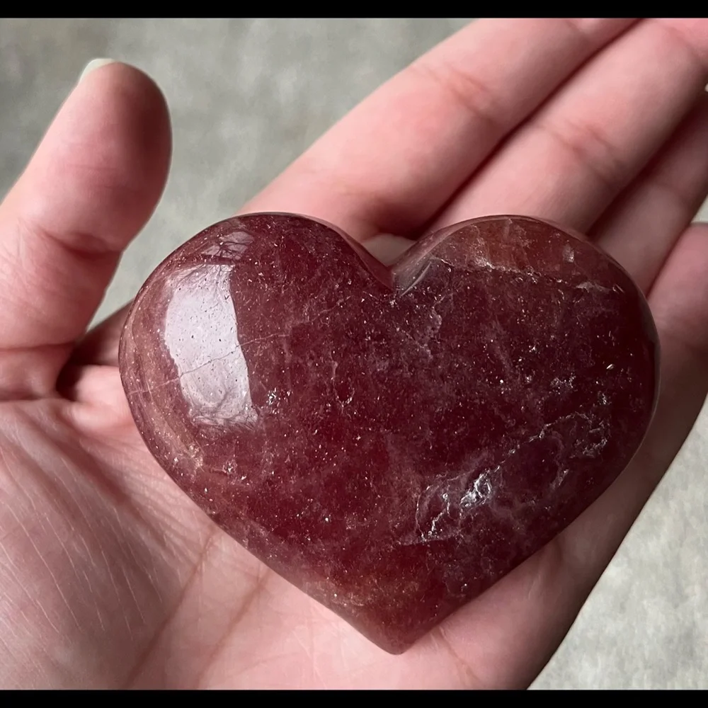 Tanzberry Quartz Polished Heart Carving - Picture 5 of 6